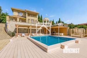 Дом 460м&sup2;, 3-этажный, участок 12 сот.  