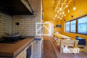 Дом 395м&sup2;, 4-этажный, участок 6 сот.  