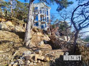 Дом 142м&sup2;, 3-этажный, участок 10 сот.  