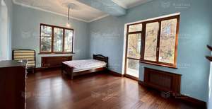 Дом 502м², 3-этажный, участок 10 сот.  