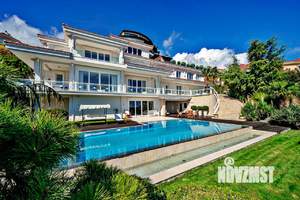 Дом 890м², 3-этажный, участок 20 сот.  