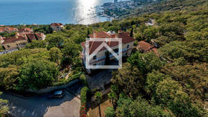 Дом 528м&sup2;, 3-этажный, участок 45 сот.  