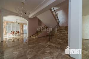 Дом 770м&sup2;, 3-этажный, участок 22 сот.  