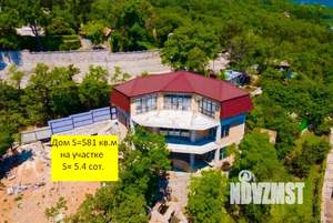 Дом 581м², 3-этажный, участок 5 сот.  