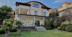 Дом 502м², 3-этажный, участок 10 сот.  