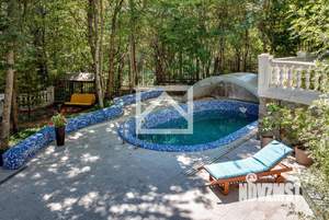 Дом 465м&sup2;, 3-этажный, участок 11 сот.  