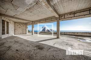 Дом 1080м&sup2;, 3-этажный, участок 14 сот.  