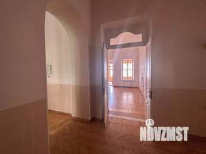 Коттедж 824м&sup2;, 3-этажный, участок 31 сот.  