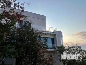 Дом 860м², 3-этажный, участок 11 сот.  