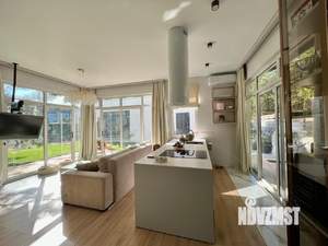 Коттедж 290м², 2-этажный, участок 7 сот.  