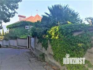 Дом 440м², 4-этажный, участок 8 сот.  