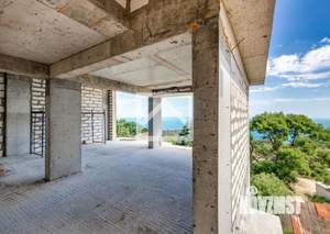 Дом 240м&sup2;, 3-этажный, участок 4 сот.  