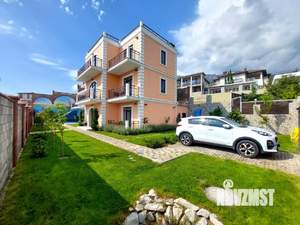 Дом 390м&sup2;, 3-этажный, участок 6 сот.  