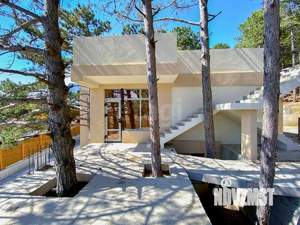 Дом 255м&sup2;, 2-этажный, участок 4 сот.  