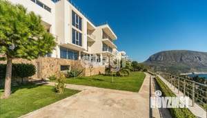 Дом 660м&sup2;, 3-этажный, участок 3 сот.  