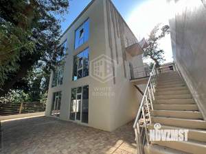 Дом 273м², 3-этажный, участок 4 сот.  