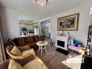 Дом 200м&sup2;, 3-этажный, участок 3 сот.  