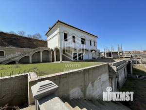 Дом 900м&sup2;, 4-этажный, участок 20 сот.  