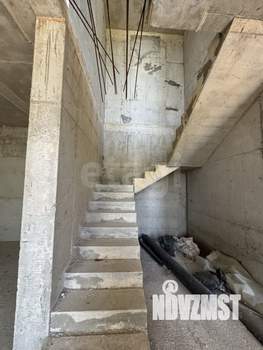 Дом 280м&sup2;, 3-этажный, участок 12 сот.  