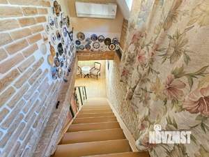 Дом 299м&sup2;, 3-этажный, участок 4 сот.  