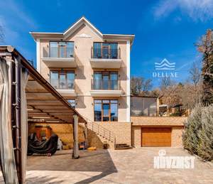 Дом 285м&sup2;, 3-этажный, участок 12 сот.  