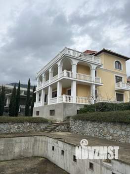 Дом 400м&sup2;, 3-этажный, участок 10 сот.  