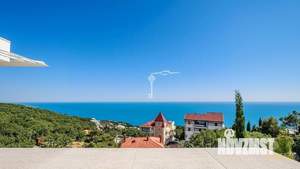 Дом 475м², 3-этажный, участок 4 сот.  