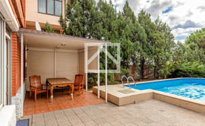 Дом 352м², 3-этажный, участок 10 сот.  