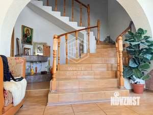 Дом 379м², 4-этажный, участок 6 сот.  