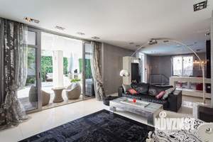 Дом 350м², 2-этажный, участок 9 сот.  