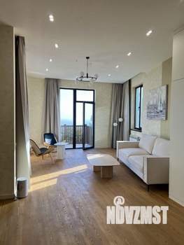 Дом 267м&sup2;, 3-этажный, участок 4 сот.  