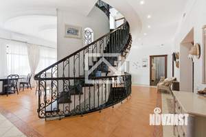 Дом 528м&sup2;, 3-этажный, участок 45 сот.  