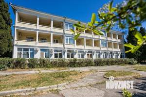 Дом 1200м&sup2;, 3-этажный, участок 30 сот.  