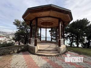 Дом 720м&sup2;, 3-этажный, участок 9 сот.  