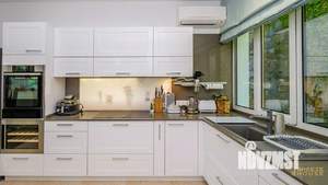 Дом 555м&sup2;, 2-этажный, участок 30 сот.  