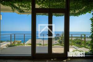 Дом 820м&sup2;, 3-этажный, участок 8 сот.  