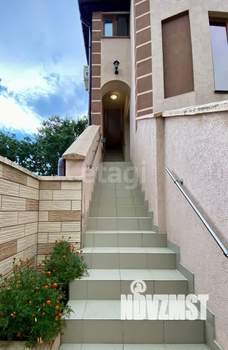 Дом 134м&sup2;, 3-этажный, участок 1 сот.  