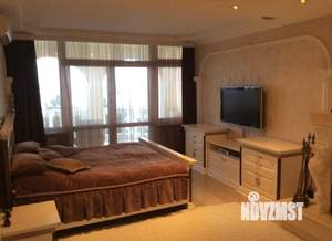 Дом 292м&sup2;, 3-этажный, участок 30 сот.  