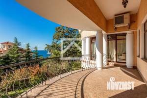 Дом 528м&sup2;, 3-этажный, участок 17 сот.  