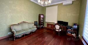 Дом 502м², 3-этажный, участок 10 сот.  