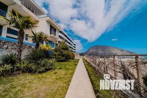 Дом 800м&sup2;, 3-этажный, участок 8 сот.  