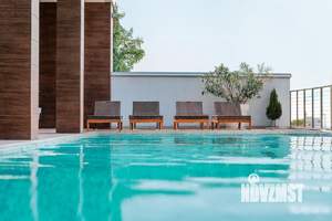 Дом 1000м&sup2;, 3-этажный, участок 16 сот.  