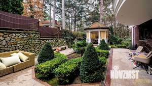 Дом 310м&sup2;, 4-этажный, участок 10 сот.  