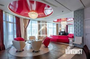 Дом 1307м&sup2;, 4-этажный, участок 50 сот.  