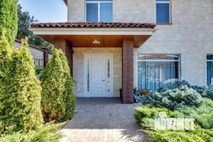 Дом 345м&sup2;, 3-этажный, участок 8 сот.  