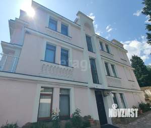 Дом 784м², 4-этажный, участок 9 сот.  