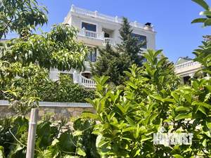 Дом 300м², 3-этажный, участок 20 сот.  