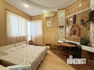 Дом 720м&sup2;, 3-этажный, участок 9 сот.  