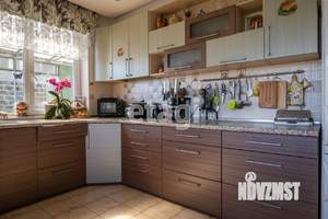 Дом 256м&sup2;, 3-этажный, участок 7 сот.  