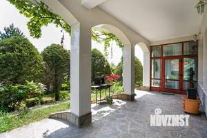 Дом 327м², 2-этажный, участок 21 сот.  